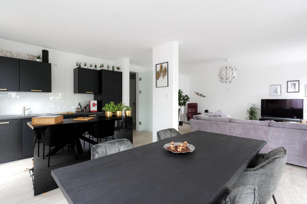 Lulex IV - Traumwohnung Terasse Garten In Нойс Экстерьер фото